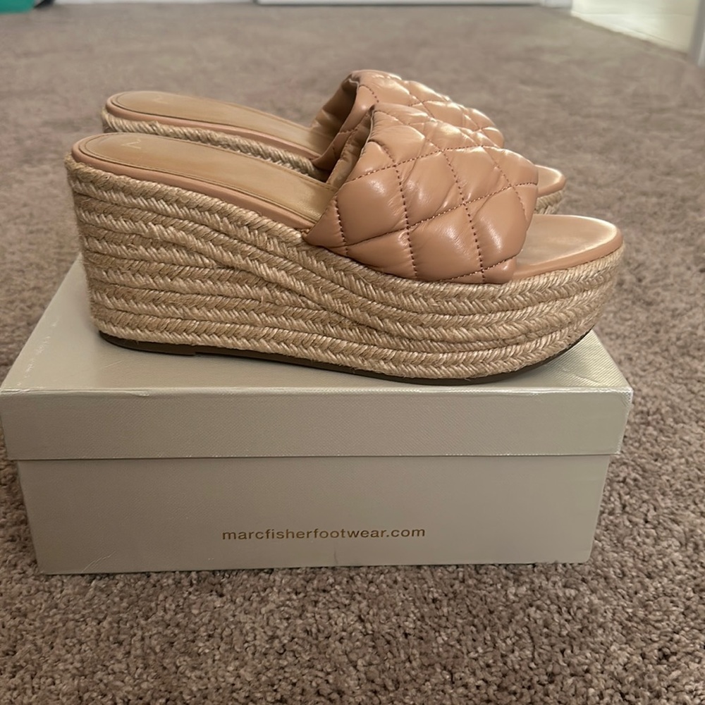 Marc Fisher nude wedges velia 8.5